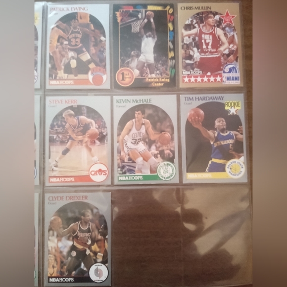 Lot of 16 Basketball Cards - Picture 2 of 4